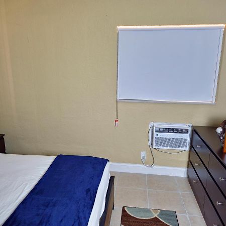 The Vacay Inn Lauderdale Lakes Exterior photo