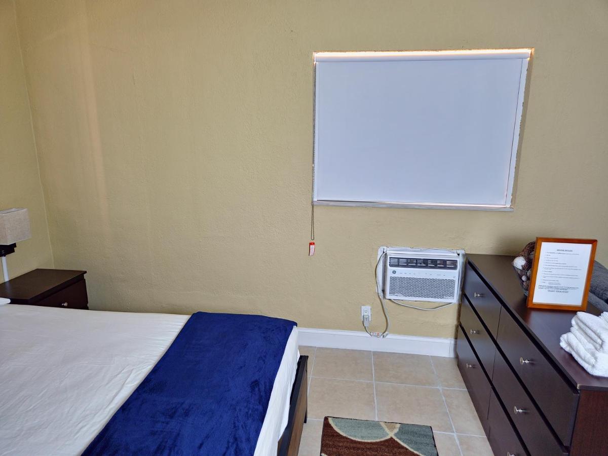 The Vacay Inn Lauderdale Lakes Exterior photo